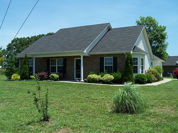 5th image of 829 Laramie Ct