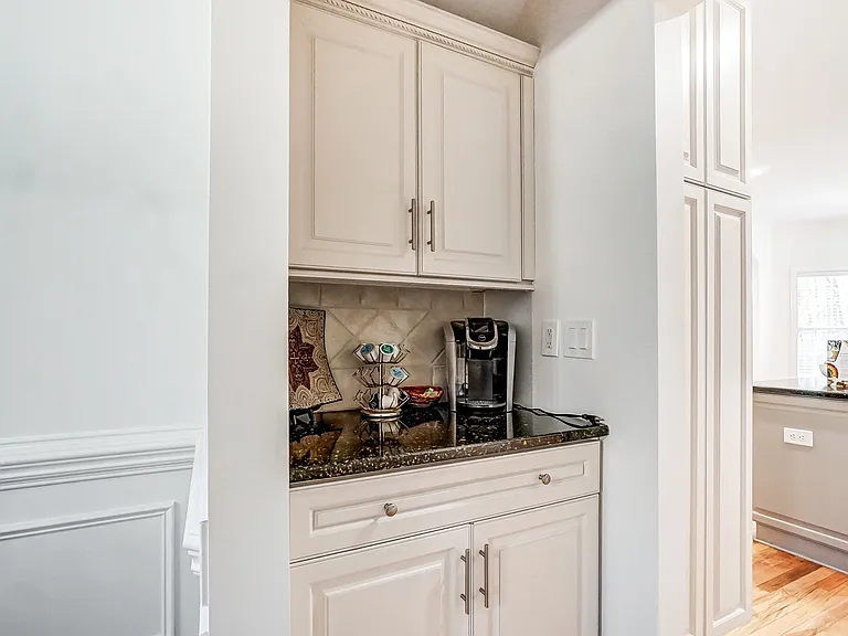 1024 Patricians Ln — Photo 24