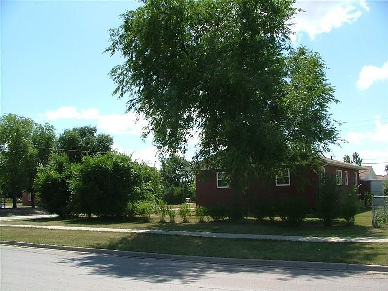 2nd image of 683 Pine St
