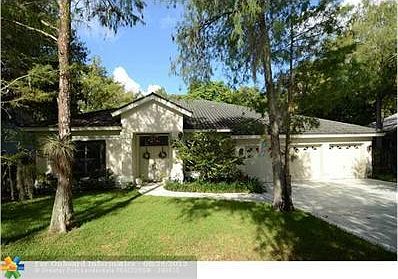 4th image of 4913 NW 66th Ave
