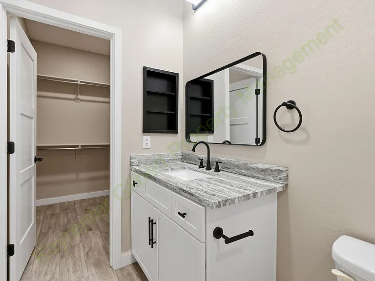511 E 8th Ave #102 — Photo 24