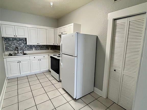 5th image of 644 4th Ave S