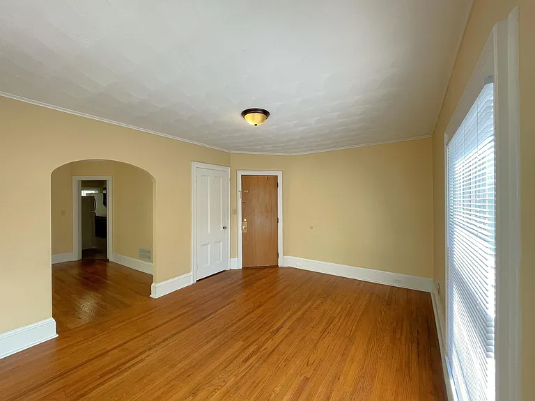 110-112 Elm St #112B — Photo 3