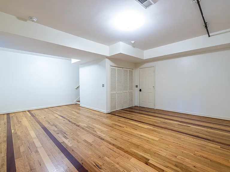 1040 Boulevard Dr NE — Photo 34
