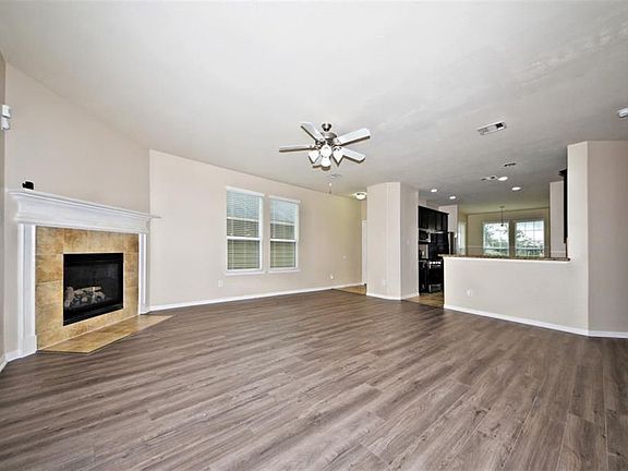 2nd image of 5823 Plantation Forest Dr