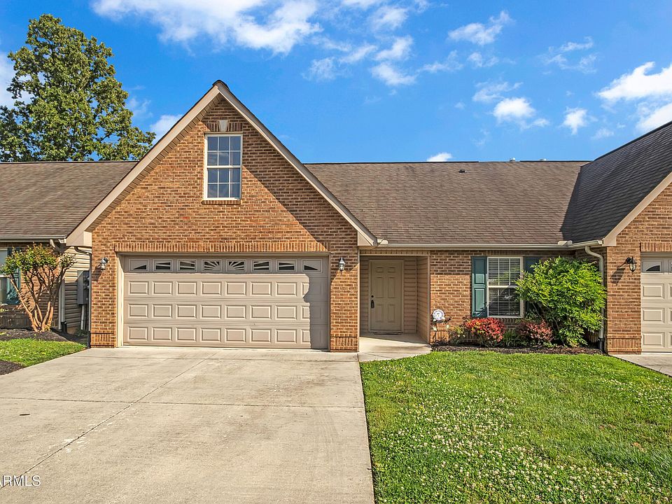 1st image of 5926 Pebble Run Way