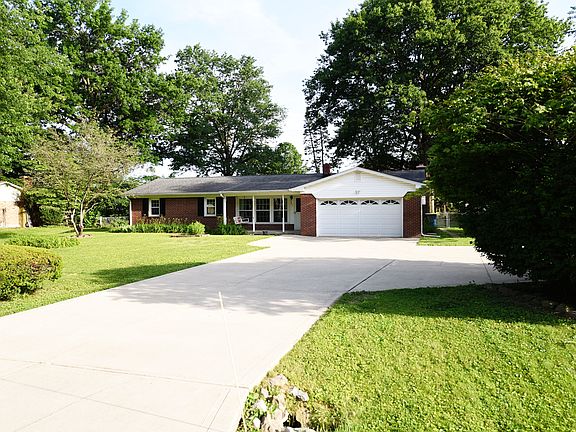 2nd image of 2511 Colony Ct