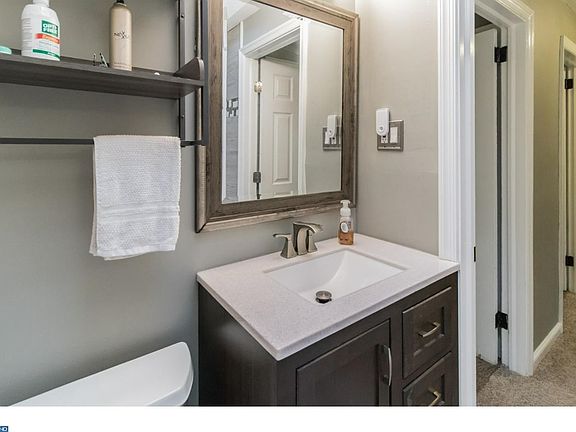 5th image of 804 Oakwood Dr