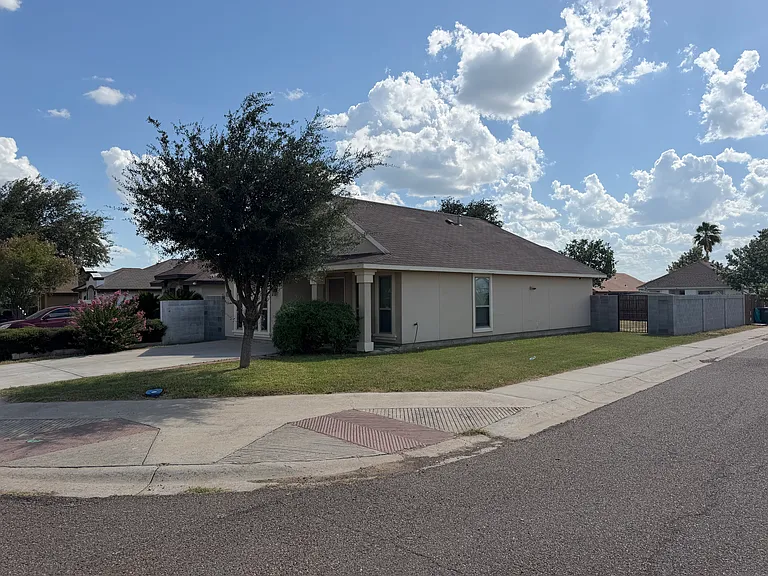 4422 Wild Flower Ave — Photo 2