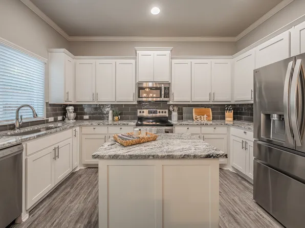 1201 Summerset Ln, Burleson, TX 76028