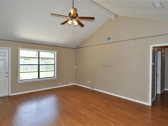 4th image of 2735 Tinechester Dr