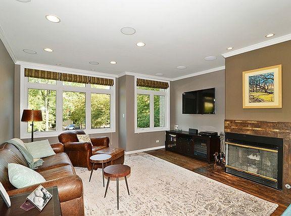 2nd image of 2719 N Janssen Ave #B