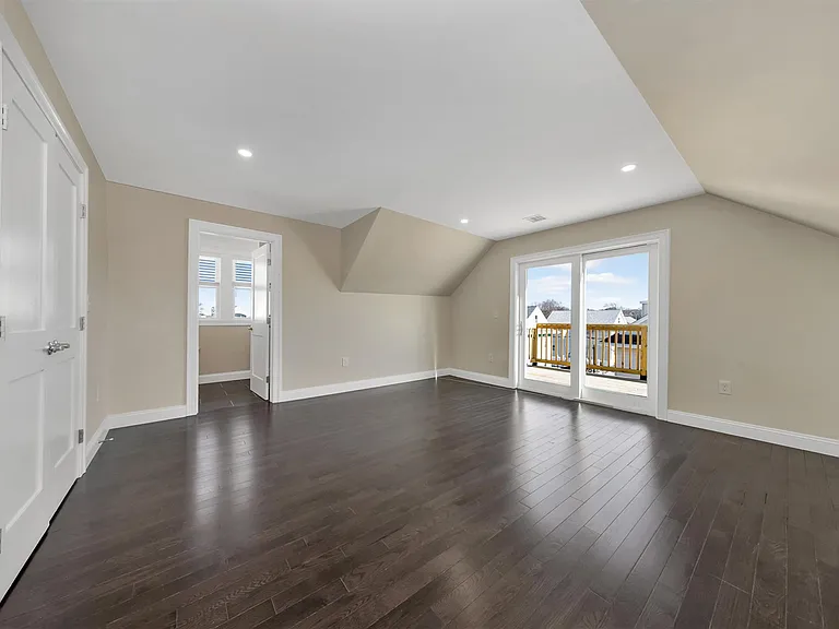 45 Wright Ave — Photo 19