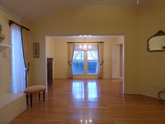 4th image of 3406 Ashbury Ct
