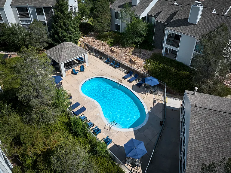 Quail Cove Apartments — Photo 11