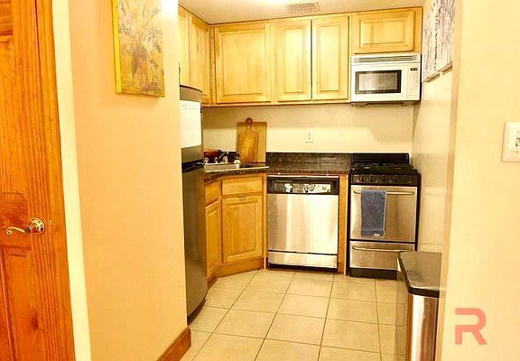 5th image of 53 W 75th St APT 2A