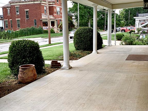 4th image of 108 Manor Ln