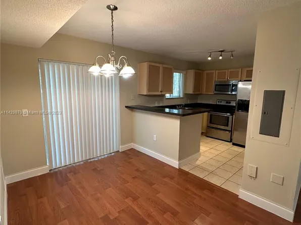 3750 N Jog Rd APT 106, West Palm Beach, FL 33411