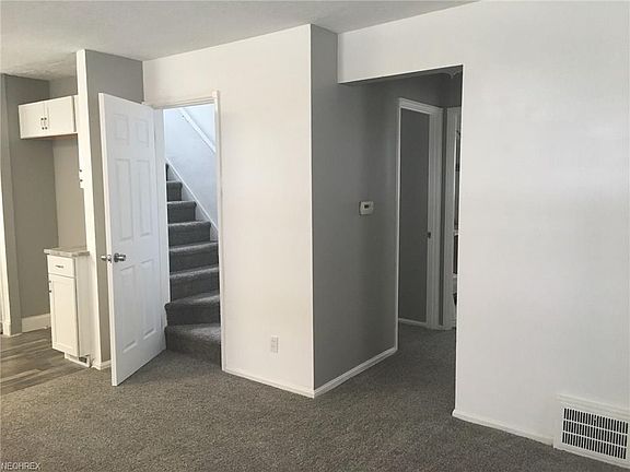 4th image of 643 Harvard Ave