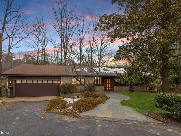 6114 Beachway Dr, Falls Church, VA 22041