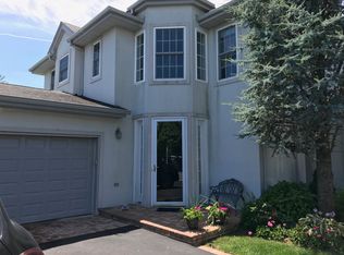 620 Madeira Blvd, Melville, NY 11747