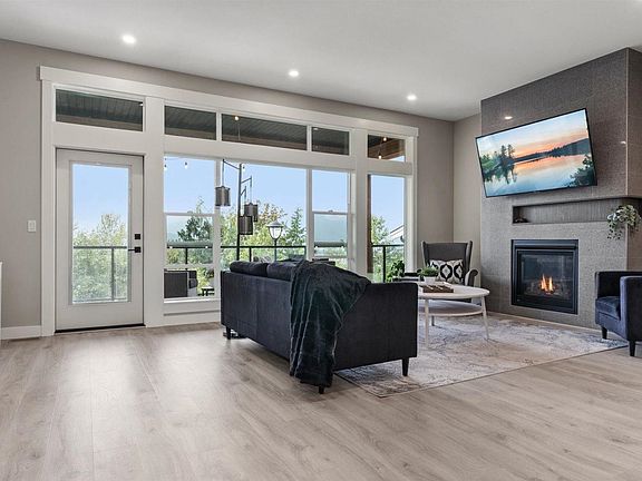5th image of 6262 Rexford Dr #4