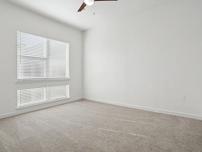 801 Lasco — Photo 37
