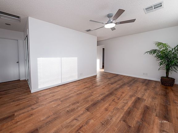 3rd image of 920 S Farragut St