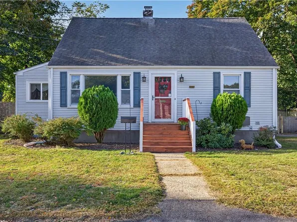 202 Massachusetts Ave, Warwick, RI 02888