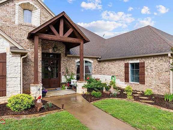 3rd image of 105 Glen Rose Trl