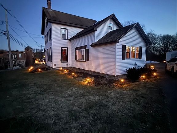 4th image of 21 Maple St