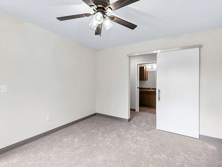 352 Deschane Ave — Photo 10