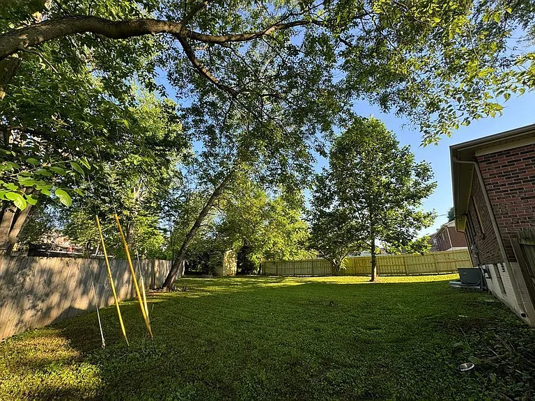 105 Astor Pl — Photo 41