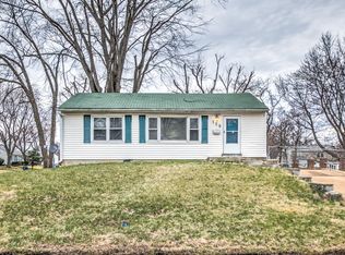 115 La Venta Dr, Florissant, MO 63031