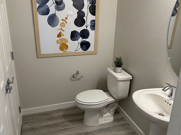 3rd image of 6139 Garden Oasis St