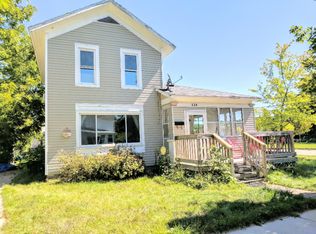 225 S Jefferson St SE, Lowell, MI 49331