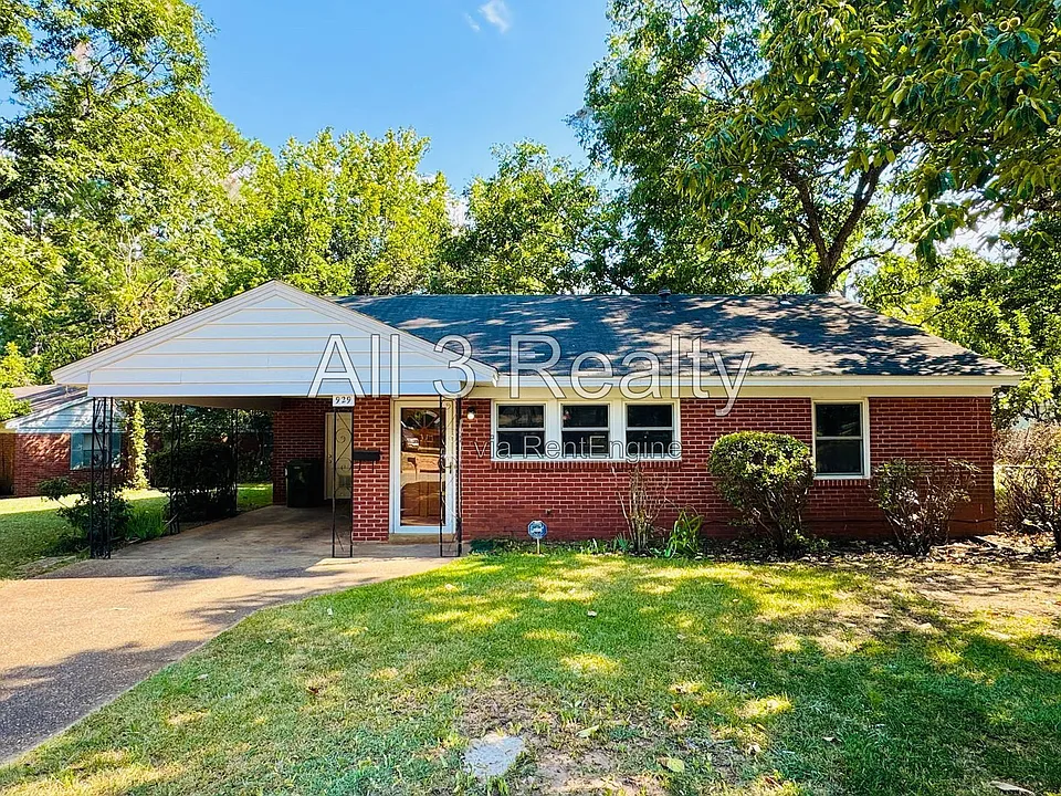 929 Parkwood Dr