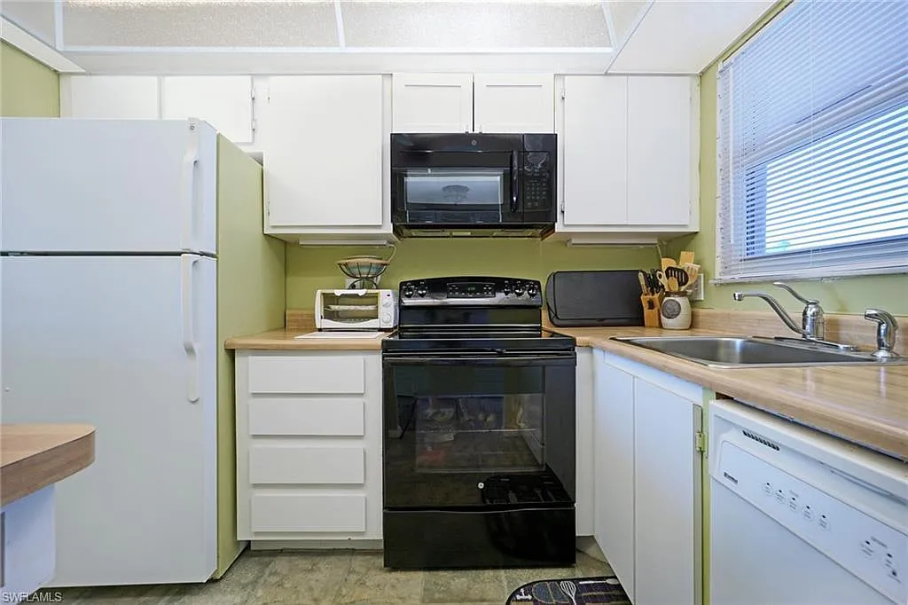 2 bed, 1000 sqft, $2,100 — Photo 1
