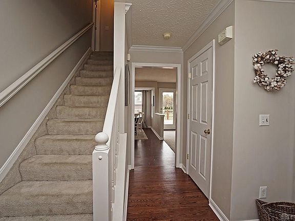 3rd image of 4625 Stonehaven Dr