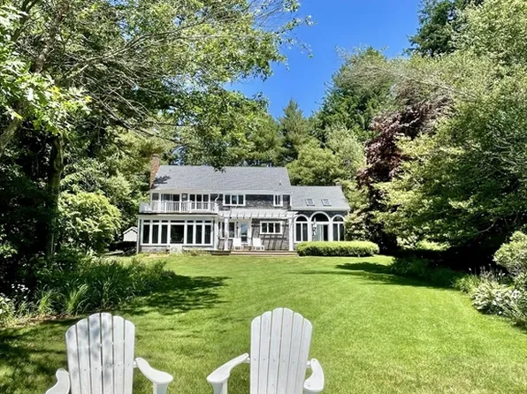 189 Evergreen Dr, Barnstable, MA 02630