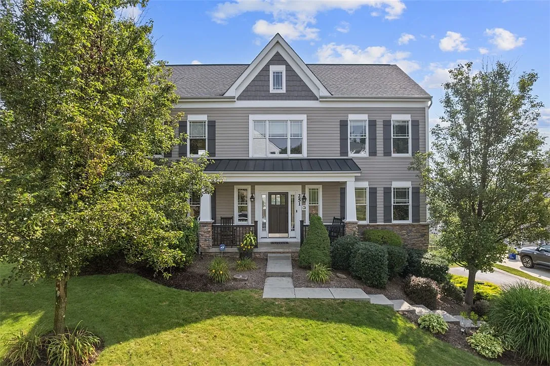 251 Estates Dr photo 1