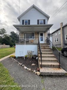 215 Main St, Blakely, PA, 18447