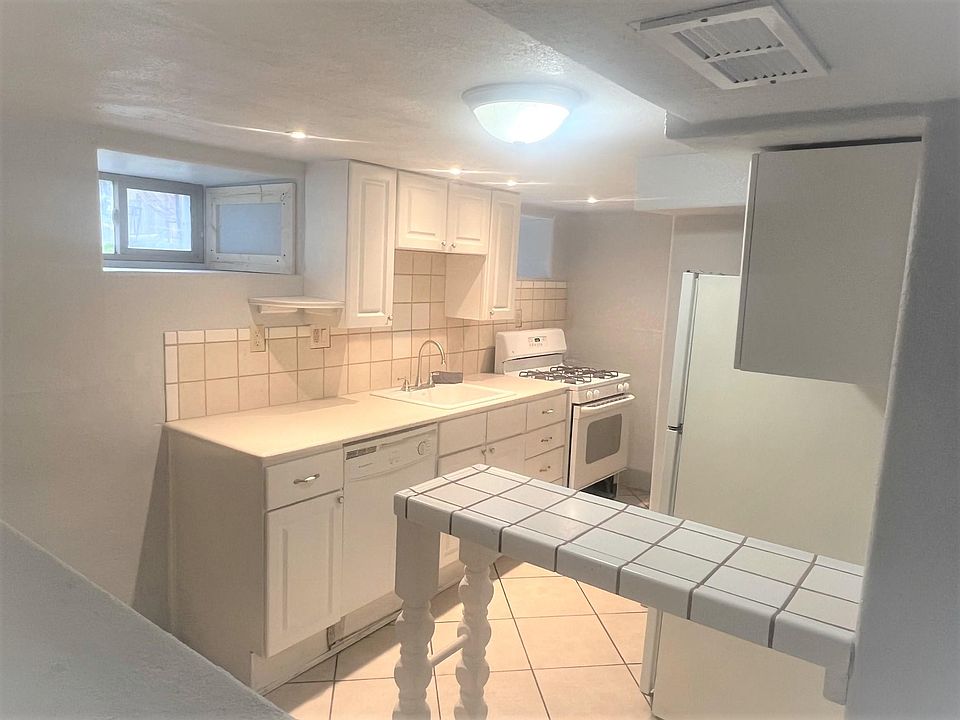 1st image of 1620 E 8th St #B