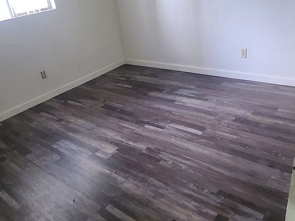 4th image of 4325 N Chestnut Ave
