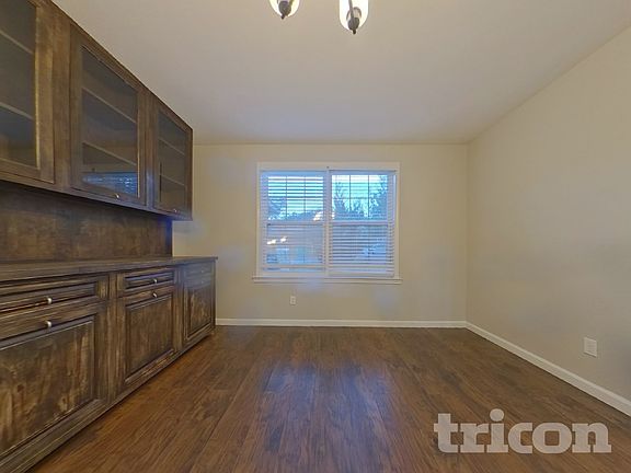 3rd image of 7512 Skylake Ct
