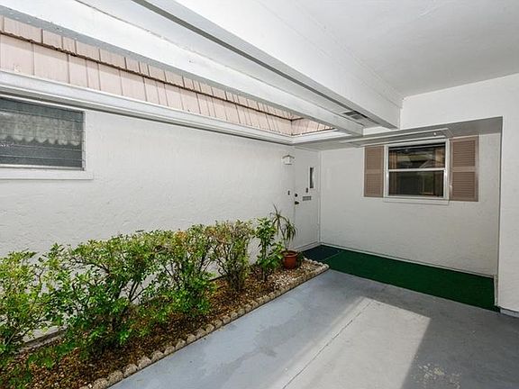 2nd image of 5474 Riverbluff Cir #V35