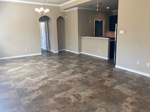 4th image of 3815 Blackhawk Ln
