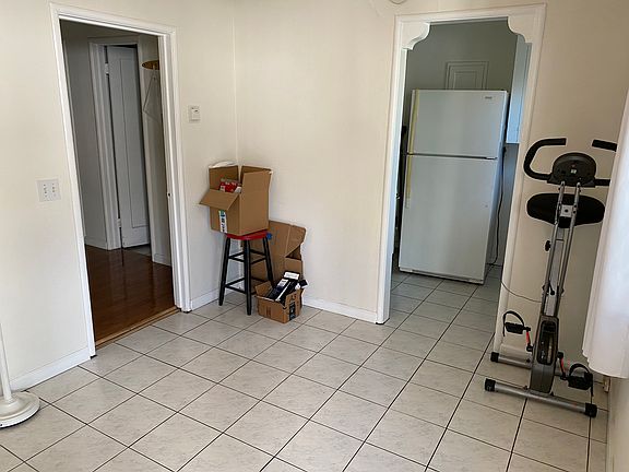 3rd image of 2071 El Camino Real #2071