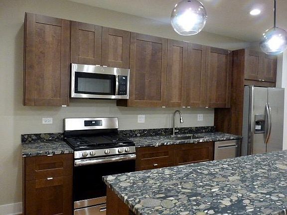2nd image of 921 N Sacramento Blvd #1