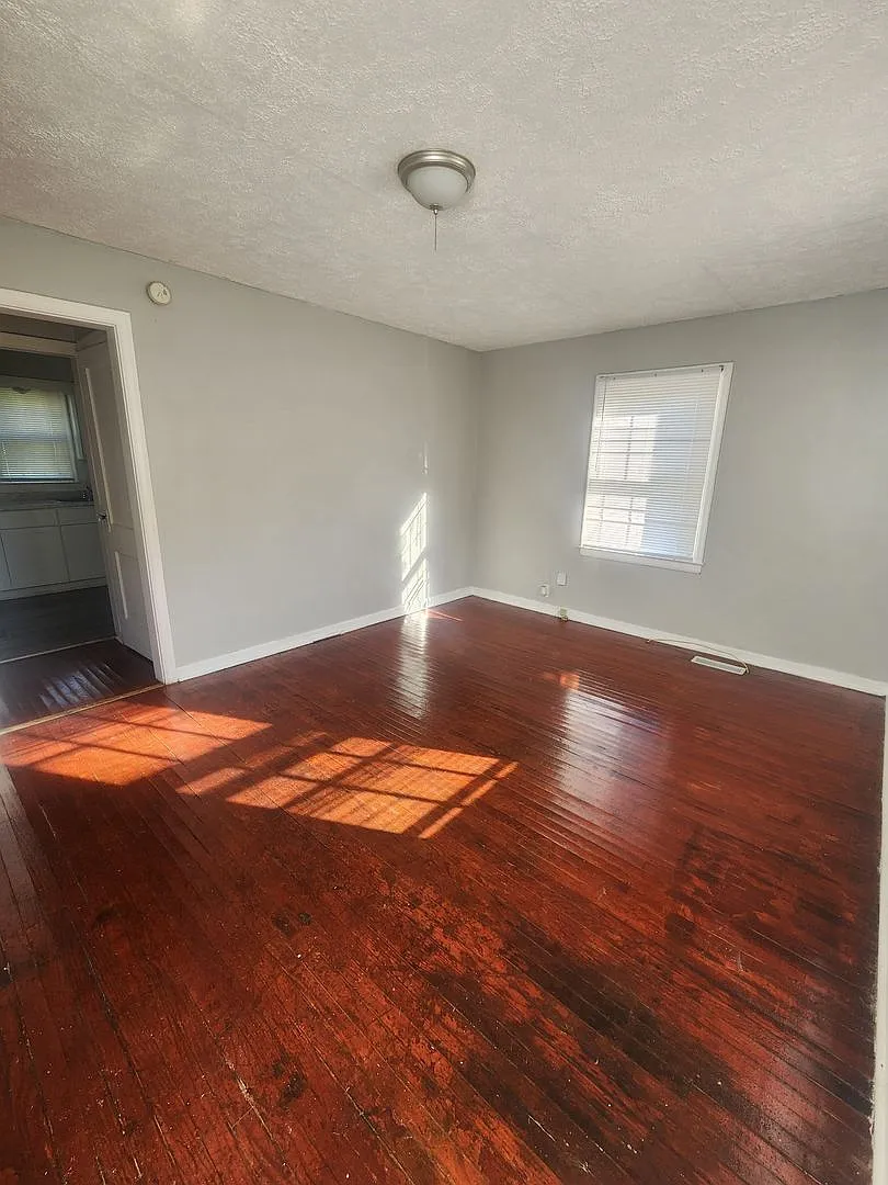 Newly Remolded Spacious Two Bedroom Single Family Near 38th and Sherman — Photo 4